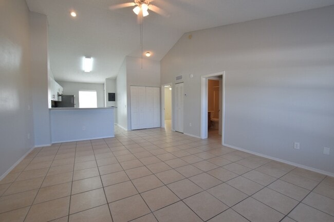 Photo - Upgraded 2 Bed 2 Bath Condo for Rent in Wi... Unidad C206