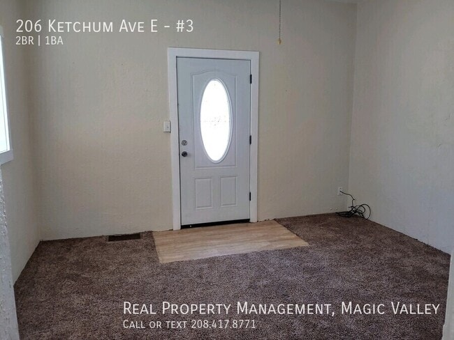 Photo - 206 Ketchum St E Unit #3