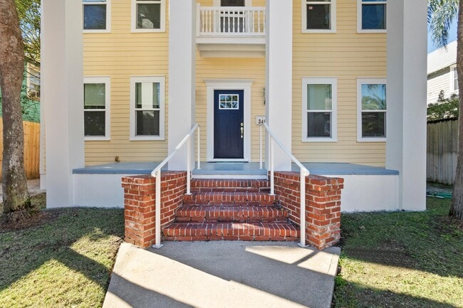 Photo - 348 Charlotte St