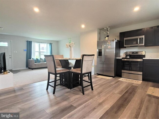 Photo - 28 Sedimentary Rock Rd