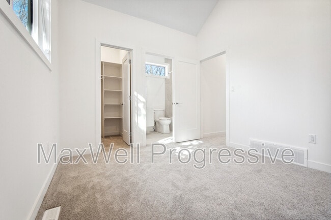 Photo - 13516-13115 115 Ave NW