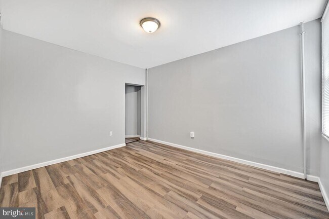 319 E 22nd St Unit 2