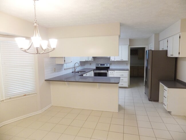 Photo - Renovated 3 Bedroom 2 Bathroom in Georgetown with Tons of Space!