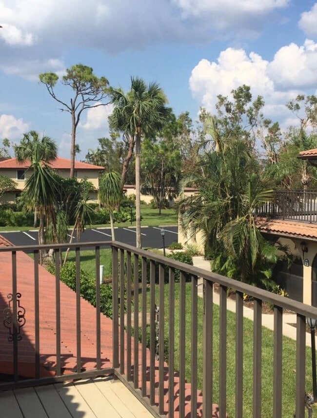 Building Photo - 27911 Hacienda E Blvd