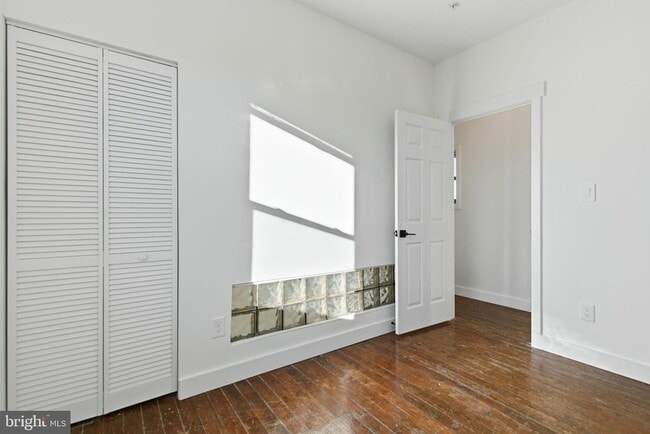 Photo - 2738 Poplar St