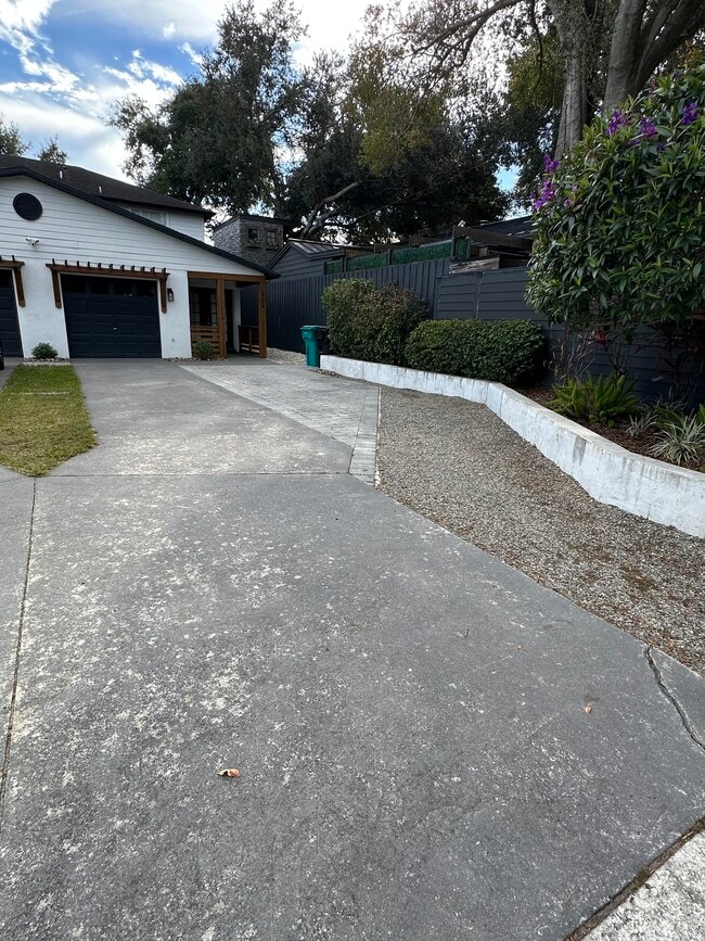 Photo - 804 E South St