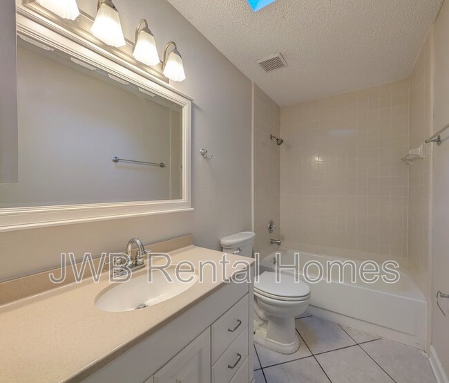 Photo - 3945 Oak St Townhome