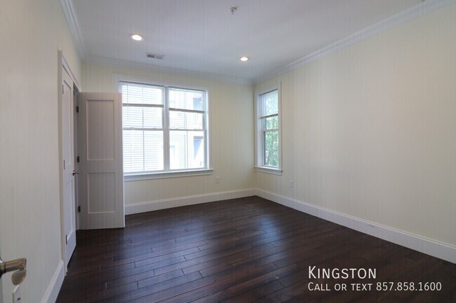 Photo - 140 Minden St Unidad 2R