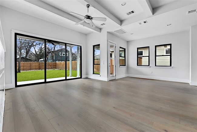 Photo - 1815 W 38th St