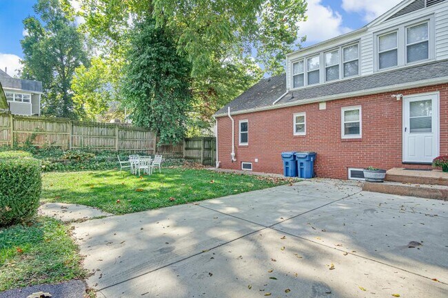 Photo - 1603 Jersey St