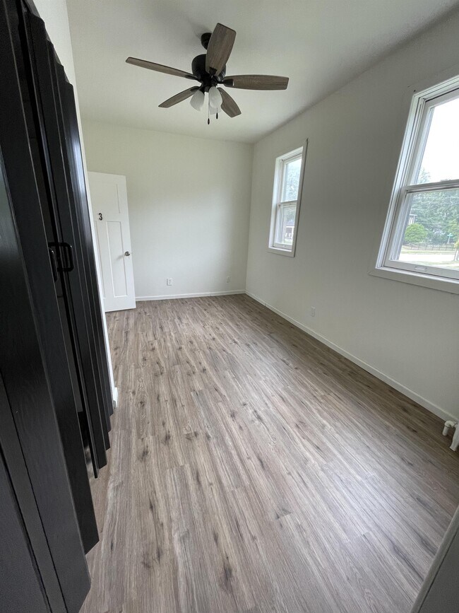 Photo - 807 Wood St