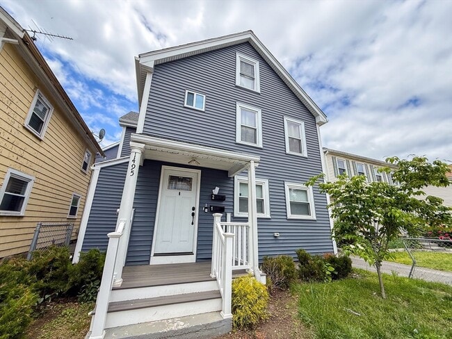 Building Photo - 1495 Hyde Park Ave Unit 1