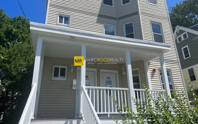 Building Photo - 31 Raymond Ave Unit 3