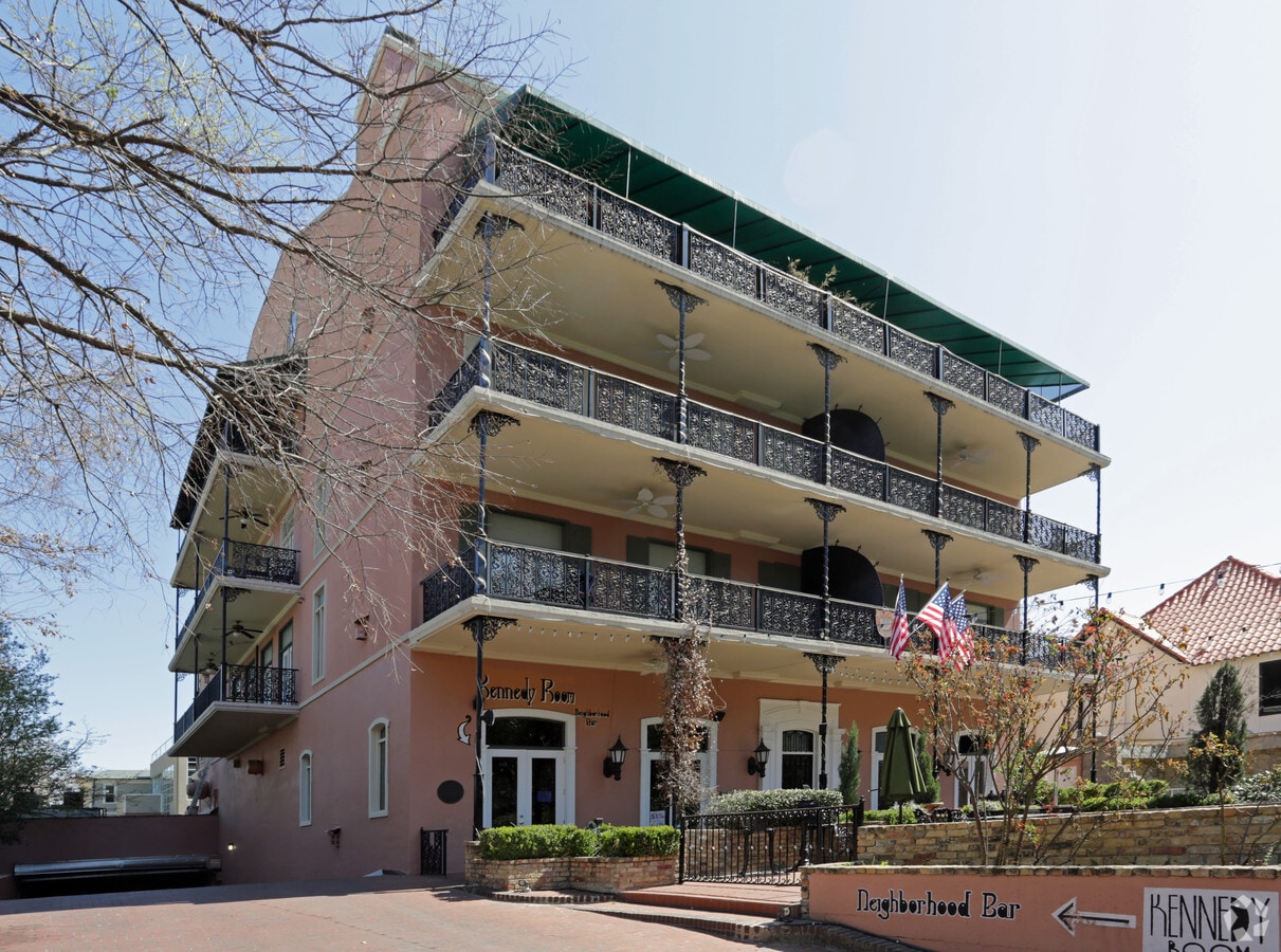 Photo - 2512 Maple Ave Apartments