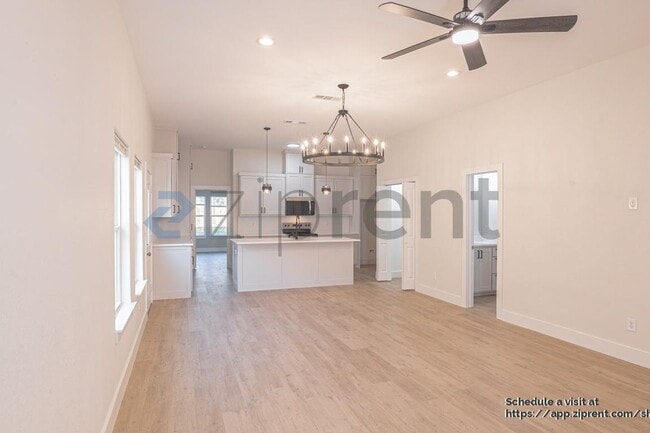 Photo - 13705 Biggs St