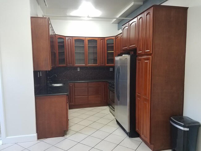 Photo - Large well located West Oakland condominium