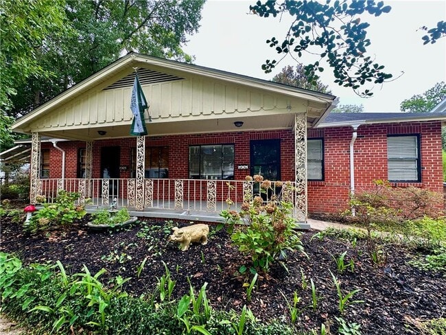 Building Photo - 1105 Augusta St Rental