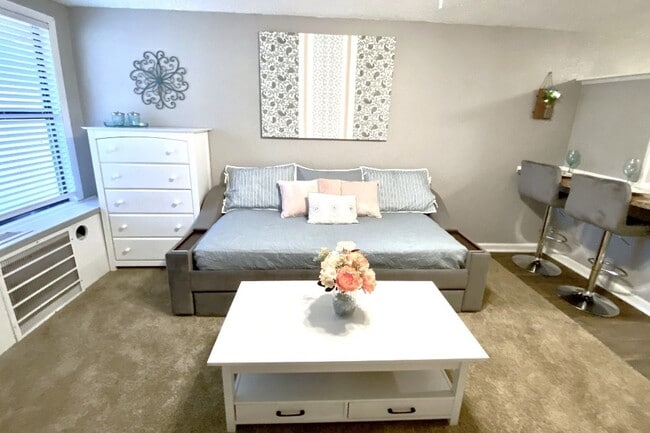 Bentwood Apartments
