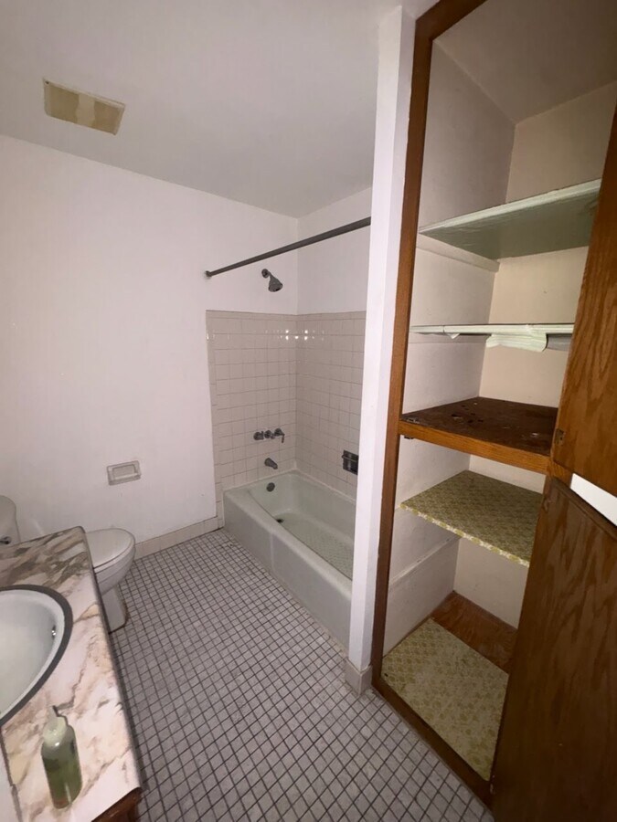 Photo - 2627 W Becher St Unit 1