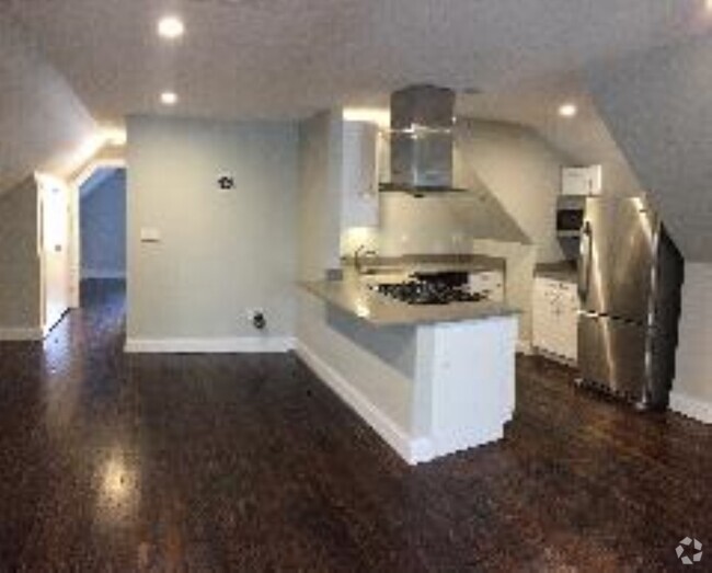 Building Photo - 19 Dorset St Unit 4 Rental