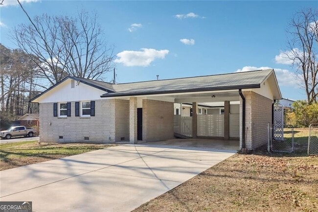 Photo - 2219 Lisa Dr SE