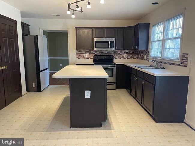 Photo - 32 Palace Ln