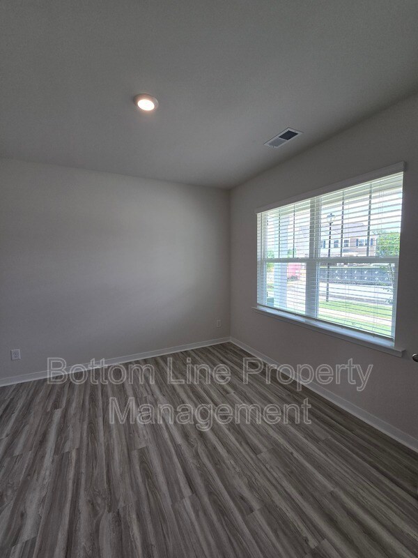 549 Blackpool Ct