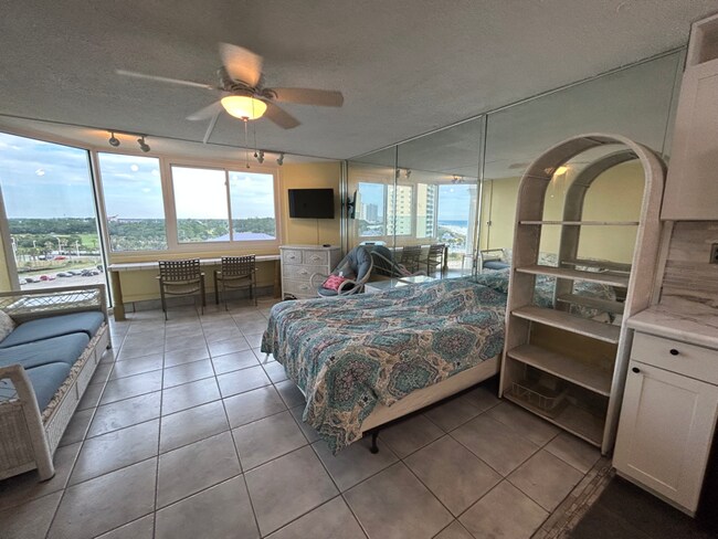 Photo - 8817 Thomas Dr Unit A820