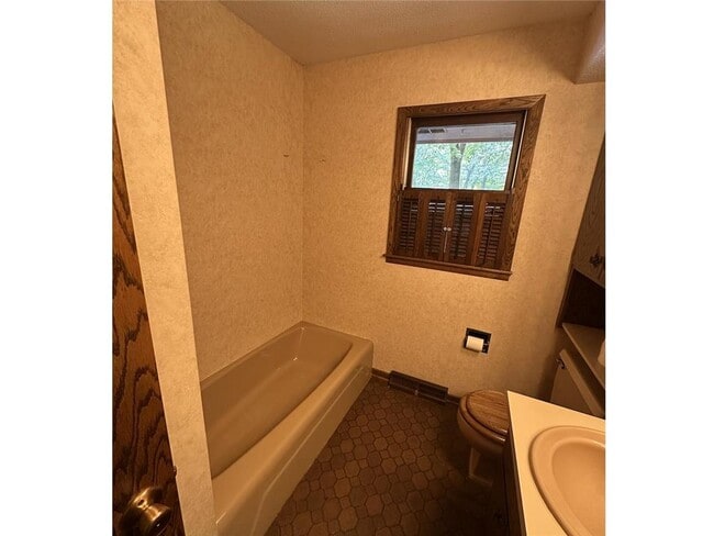 Photo - 22633 Jeffrey Ave N