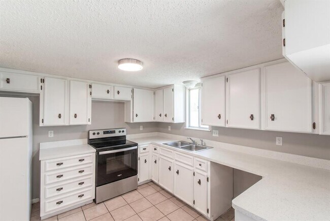 Photo - 8517 Fathom Cir