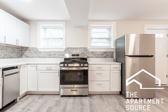 Photo - 852 W George St Unit G