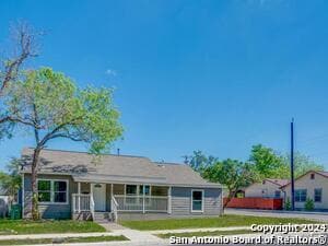 Building Photo - 727 Topeka Blvd Rental