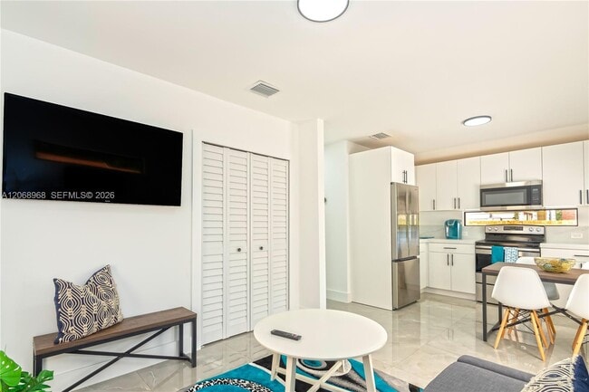 Building Photo - 345 NW 53rd St Unit A