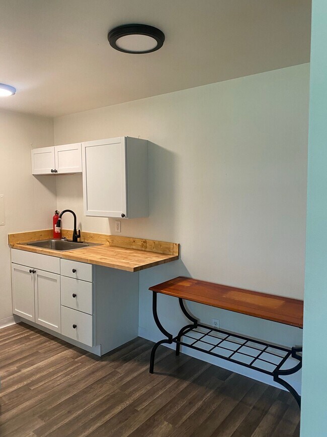 Photo - ONE11 COLLECTION - WOLVERINE LAKE