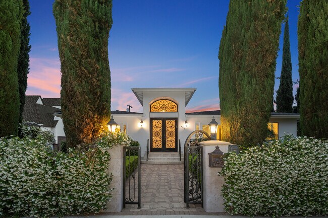 Photo - 465 N Kilkea Dr