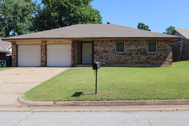 Building Photo - Newly Remodeled! Close to Tinker