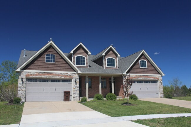 Building Photo - 746 Gabriela Ct Unit 746 Gabriela