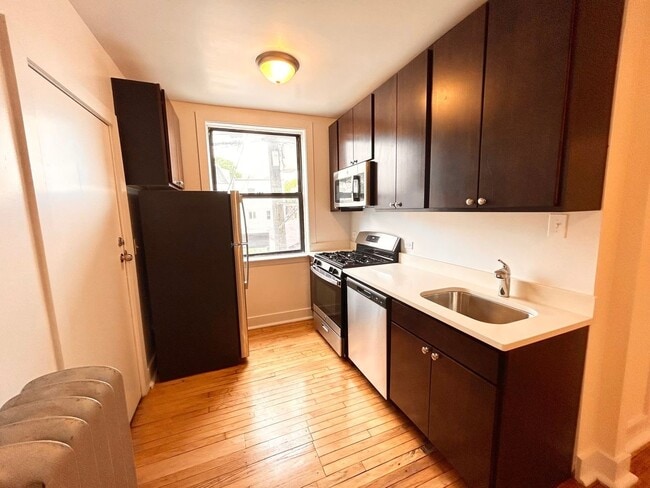 Photo - 2330 N Spaulding Ave Unit 1F