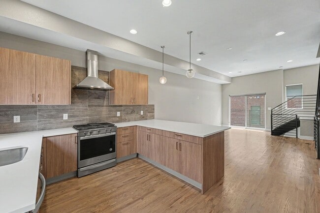 Photo - 2 Bed, 1 Bath Townhouse with Roof Top Deck