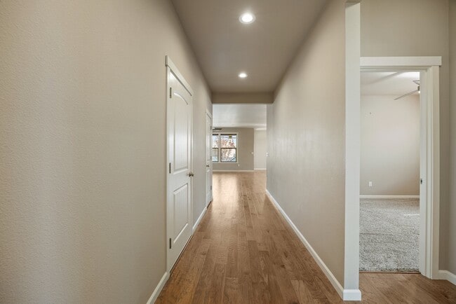 Photo - 4609 Junco St