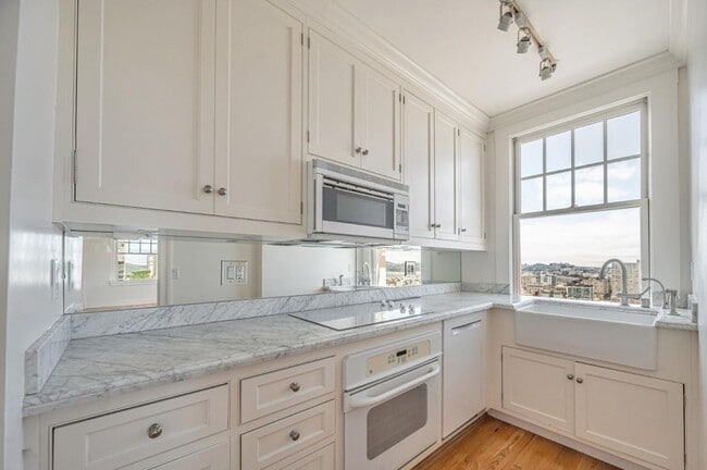 Photo - 1201 California St