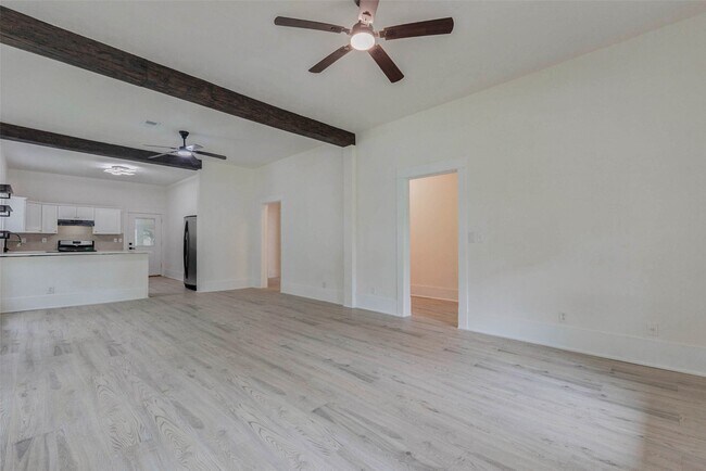 Photo - 1302 Ross St