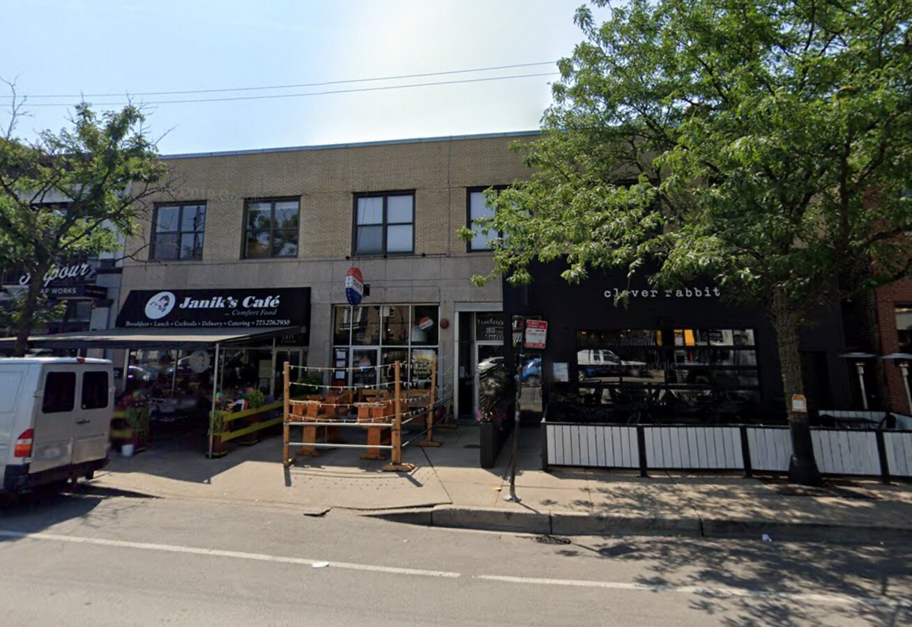 Photo - 2011 W Division St