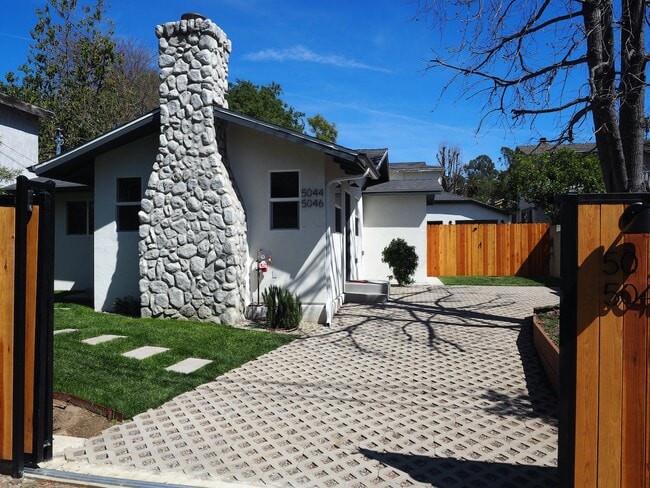 Photo - 5046 Loleta Ave House Unit 5046