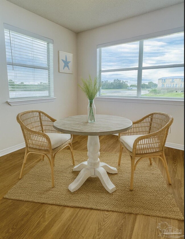 Photo - 13944 River Rd