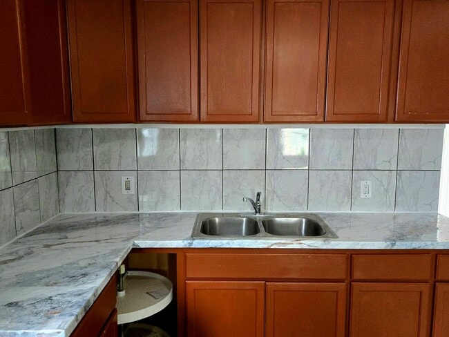 Photo - 5022 Guy Ave