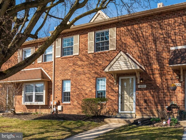 Photo - 322 Penwyllt Ct Townhome