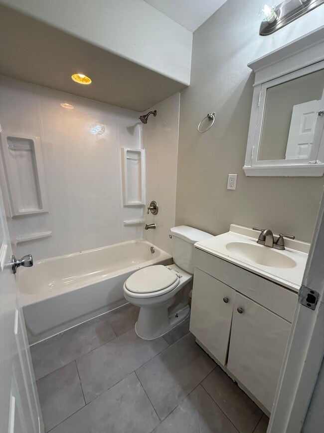Photo - 336 Lanark Rd