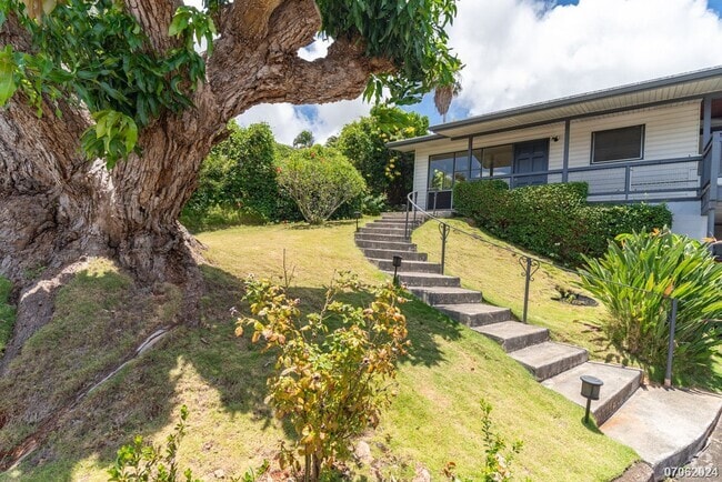Building Photo - Rarely Available 3BA/2BA/2 Pkg SF in Aiea ... Rental