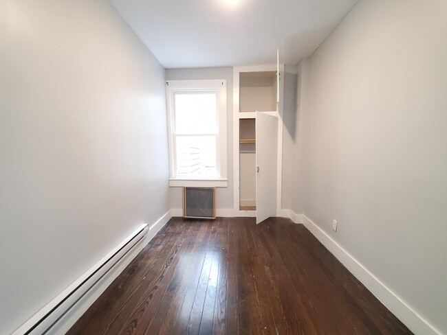 480 Kennedy 2R - 476 Kennedy Blvd Unit 2R